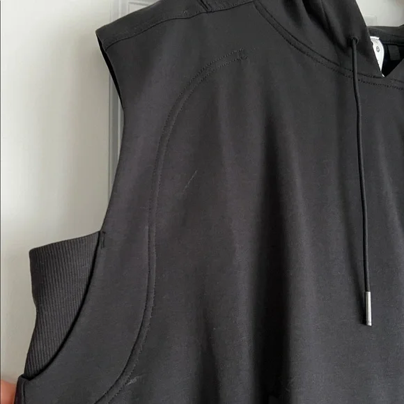 Lululemon Black Sleeveless  Hoodie Size 6 - Picture 7 of 10